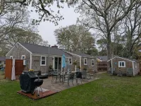 New updates. Walk to Beach Cottage 10 min. South Village Beach