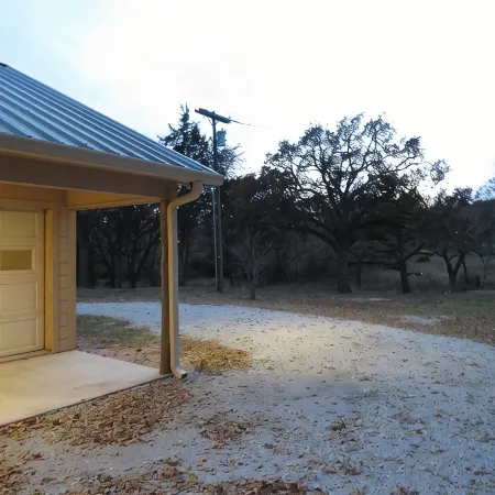Gorgeous 2 Bed 2 Bath House on 3 Acres on Hwy 82