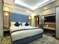 Larichy serviced Apartments 문라이트 홀 주변 호텔