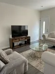 Cozy and Clean home Conveniently located in South Phila. - 방갈로