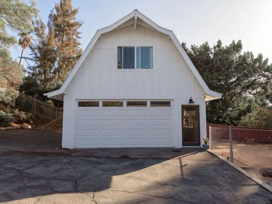 Buena Vista Barn • Modern, Clean & Quiet