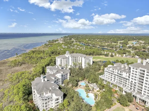 Studio w/ Balcony! Walk to Resort Pool & Baytowne Wharf at The Grand Sandestin - 2성급