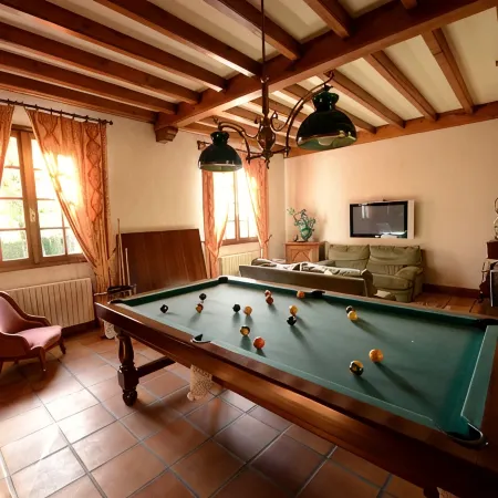 GITE NOLAN SPA/SAUNA, 20MN FROM PUY DU FOU, IDEAL WITH FAMILY OR FRIENDS