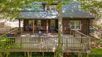 Little Log Cabin in the Woods - Chalets