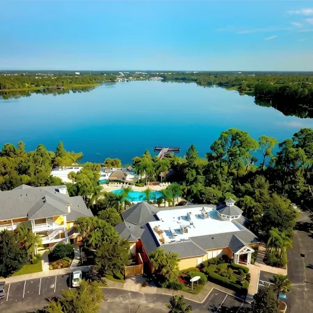 Spacious Resort Condo on Lake 10 Min from Disney-Fab Amenities 120+ 5 Stars