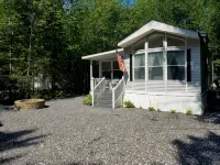Point Sebago Resort, 30 Purple Road, Walking distance to beach! - Homestays