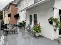 Private, Beautiful apartment in historic district 1/1