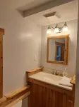 Lake Iroquois.  Cozy Lakeside Retreat, Close to Williston, Burlington, Skiing - balcony