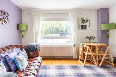 LOCATION! LOCATION! LOCATION! Free Residents Parking!License/planning granted!! Hotels in Royal Mile