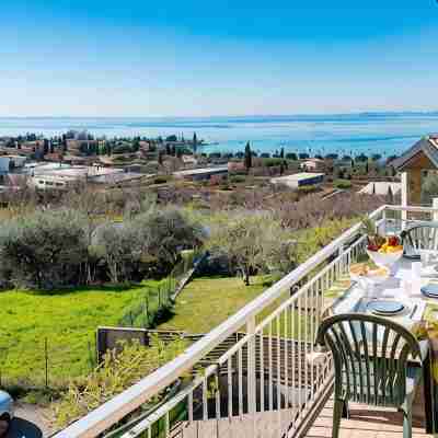 Relax overlooking Lake Garda Others