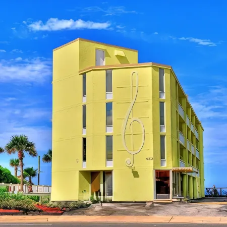 Ocean Breeze - Ocean Front at Symphony Beach Club!