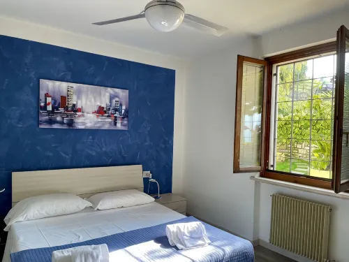 PANORAMIC APARTMENT SITUATED IN THE TOWN CENTER WITH LAKE VIEW