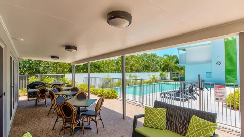 Mackay Oceanside Central Hotel Official in Mackay