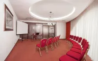 Art Hotel Voronezh - parking