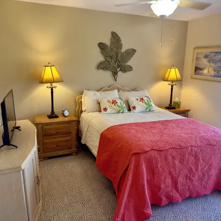 Perfect Naples golf and beach getaway! Just minutes from downtown and beaches.
