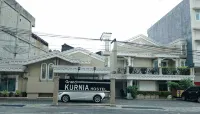 Grand Kurnia Hostel - Pensions
