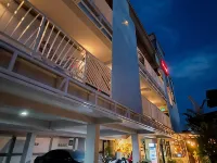 Le Neuf Nakorn Lampang Hotels near Wat Chai Mongkhon