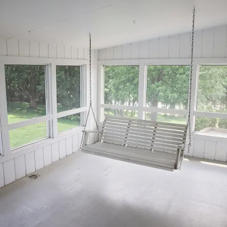 Lake estate on Old Hickory with pool and hot tub, convenient to Nashville
