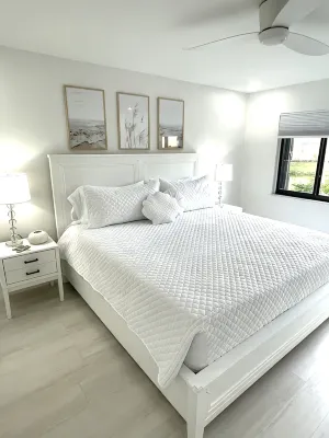 Beach Condo in Ocean Village !Entire Rental Unit in Fort Pierce, Florida .