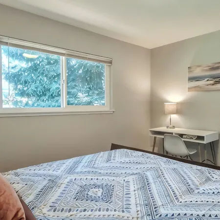 261-9 Cozy 2-Bedroom Apartment near Mountain View Downtown