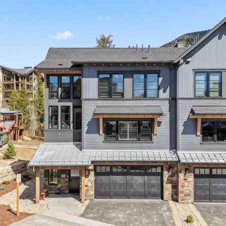 Luxurious 2025 build 4-bdrm townhome in Keystone - Closest to lifts w/ hot tub