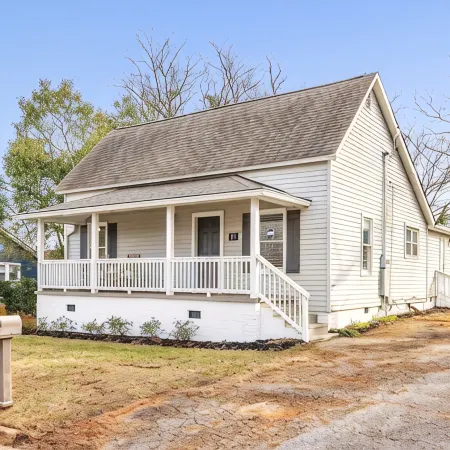 Charming 2BR Walkable to Swamp Rabbit Trail