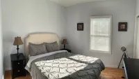 Sunny Modern Huge 3 bed 2 bath, 15 mins to downton NYC - 2-Star