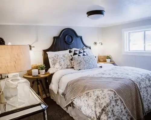 Updated cozy farmhouse Hotels in Richfield