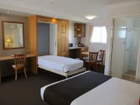 McNevins Maryborough Motel - parking