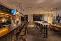 Renaissance Raleigh North Hills Hotel - bar