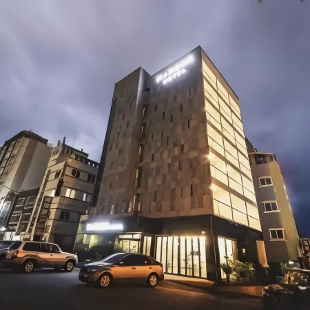 Harbor Hotel