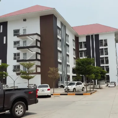 Thanarom Place Отели рядом с достопримечательностью «Замок Амата»
