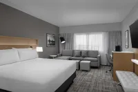 Radisson Hotel Cedar Rapids - مسبح