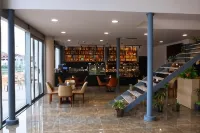 Metro Hotel Terminal - 4-Star
