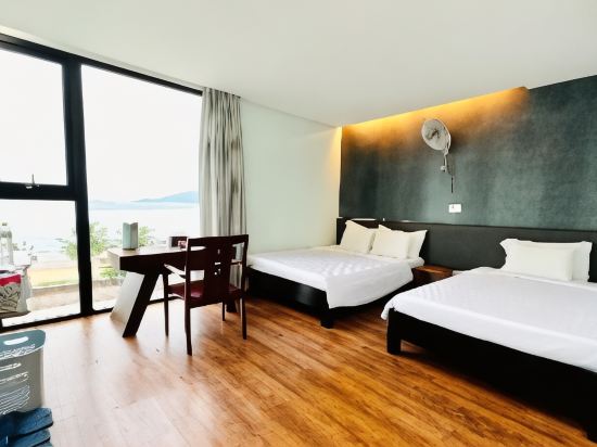 Holiday Inn Hotel
