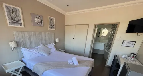 Travel Lodge - bar