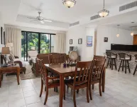 Cozy Tropical Retreat 3Br Golf View - Apartemen