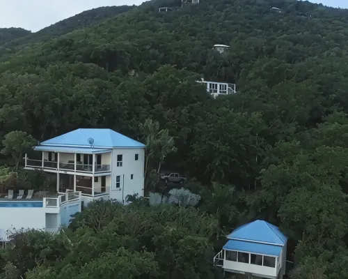 Coconut Breeze Villa: Mesmerizing Views, Cooling Tradewinds; Full A/C; Generator Hotels in Coral Bay