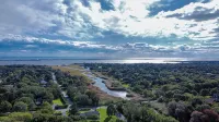 Private Westhampton Escape 5Br, Pool, Hot Tub, Near Beach - 빌라