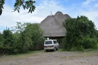 Forest Hog Safari Lodge - Parking