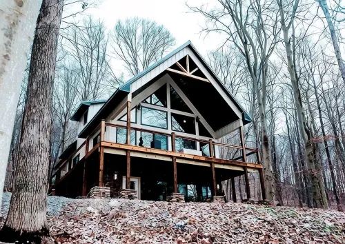Modern Hocking Hills Cabin with Hot Tub, Arcade, Fire Pit Sleeps 8 - Homestays