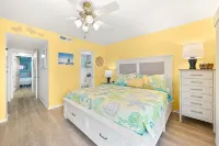 Direct Ocean View! 2 bed/2 bath beach retreat - 2-Star