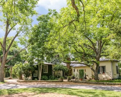 Historic House on San Antonio River and Mission Trail next to Mission San Juan Hotels near Mission Espada