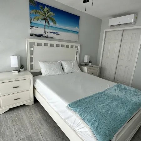 Beach Block Apartment w/ Balcony