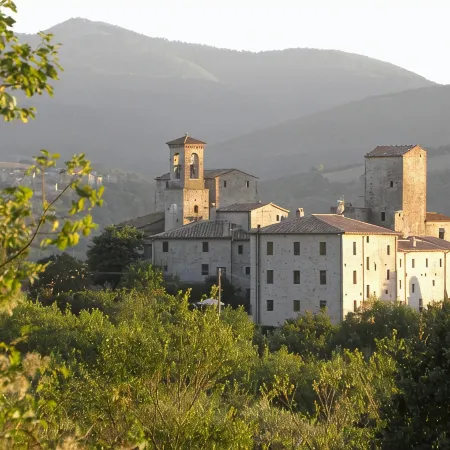 Castello Izzalini Todi Resort