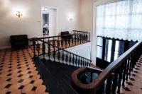 Dvoryanskoe Sobranie - Inns