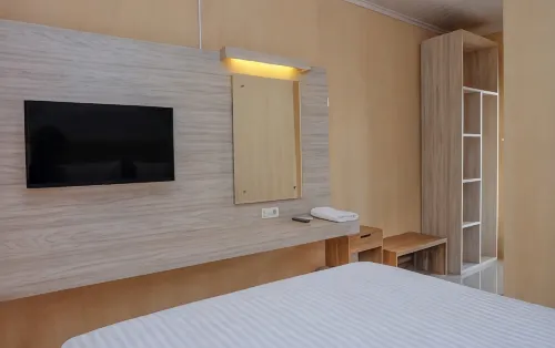 Kelapa Gading Guesthouse - 2-Star