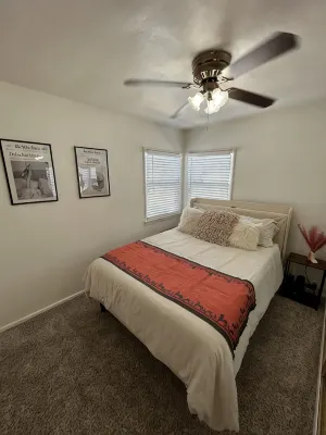 Entire Home by Newport Beach, Disneyland and SNA! Pet Friendly Home Downtown