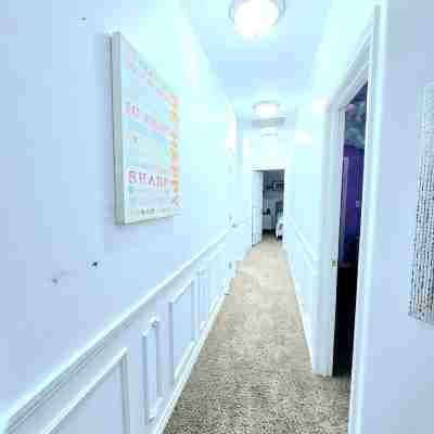 Charming 3-bedroom Home-away-from-Home with WiFi and indoor comfort in Odessa Others