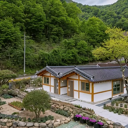 Hadong Hanok Pension the Better Day